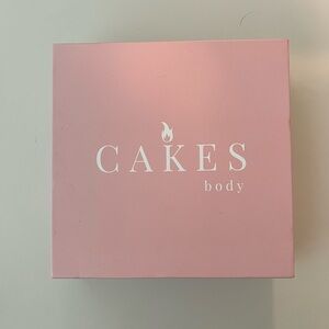 CAKES Body In Plus Size Honey